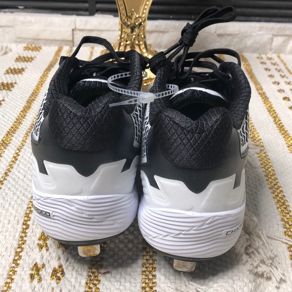 MLB Under Armour Cleats - Picture 4 of 8